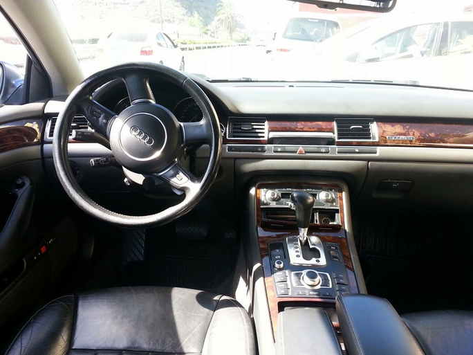 
								Audi A8 lleno									