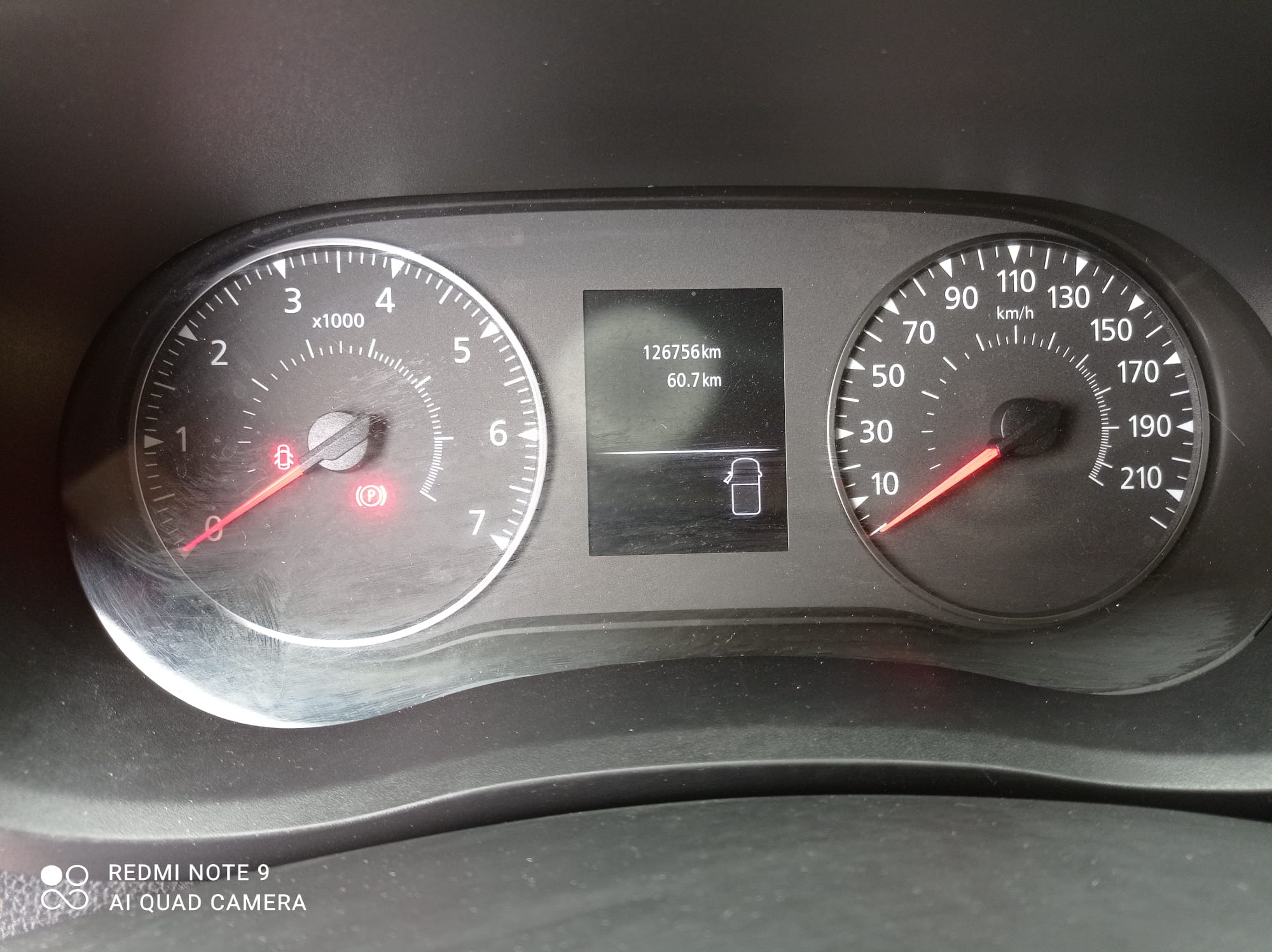 
								RENAULT MASTER 2.3 lleno									