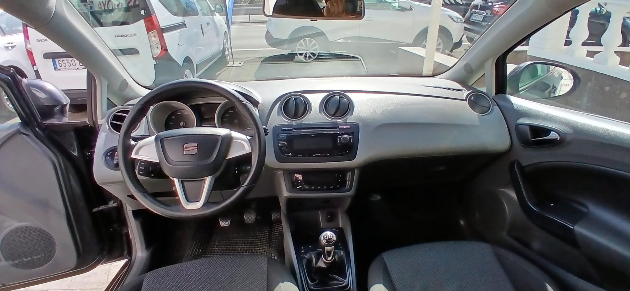 
								SEAT IBIZA 1.4 lleno									
