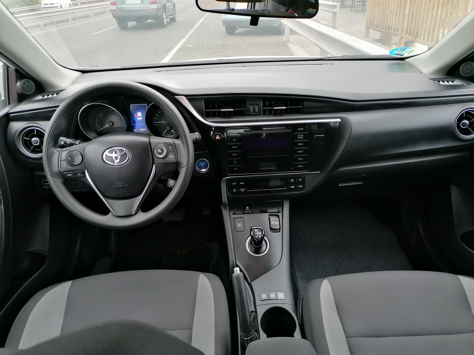 TOYOTA AURIS 1.8