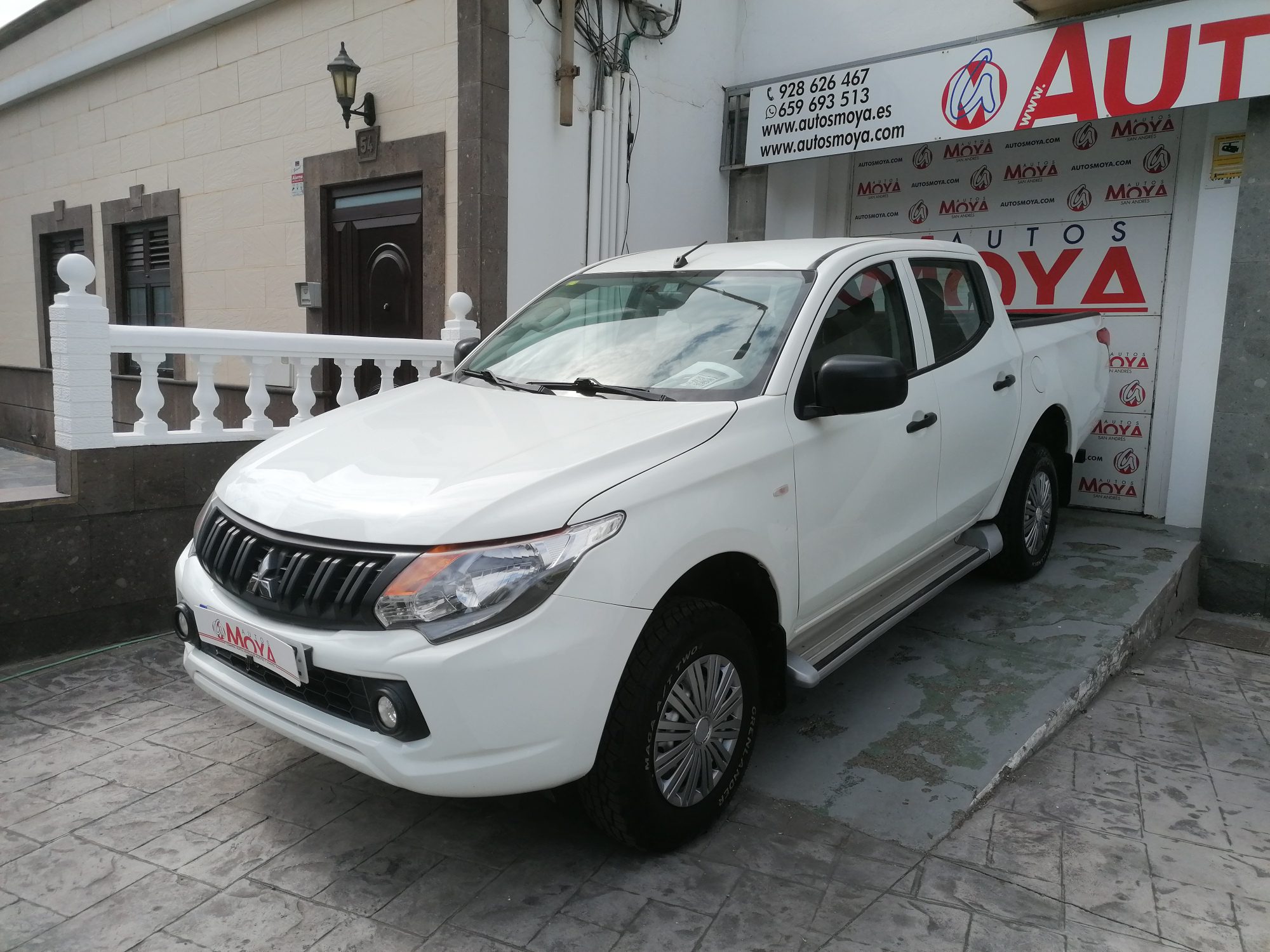 MITSUBISHI L200 2.4