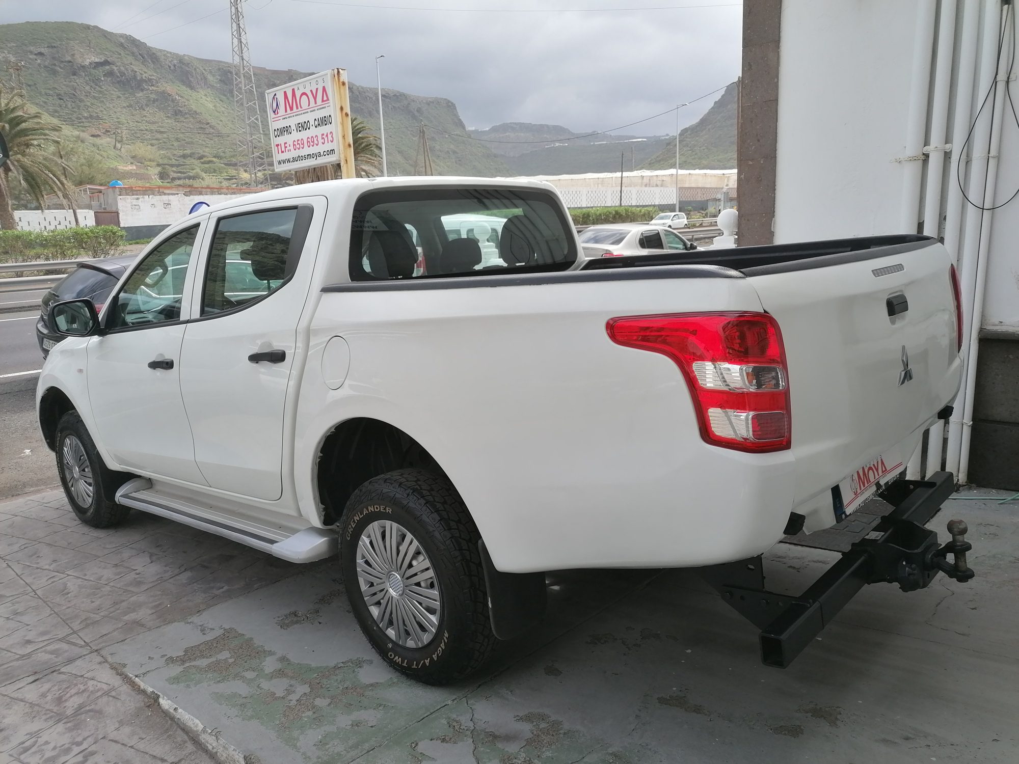 MITSUBISHI L200 2.4