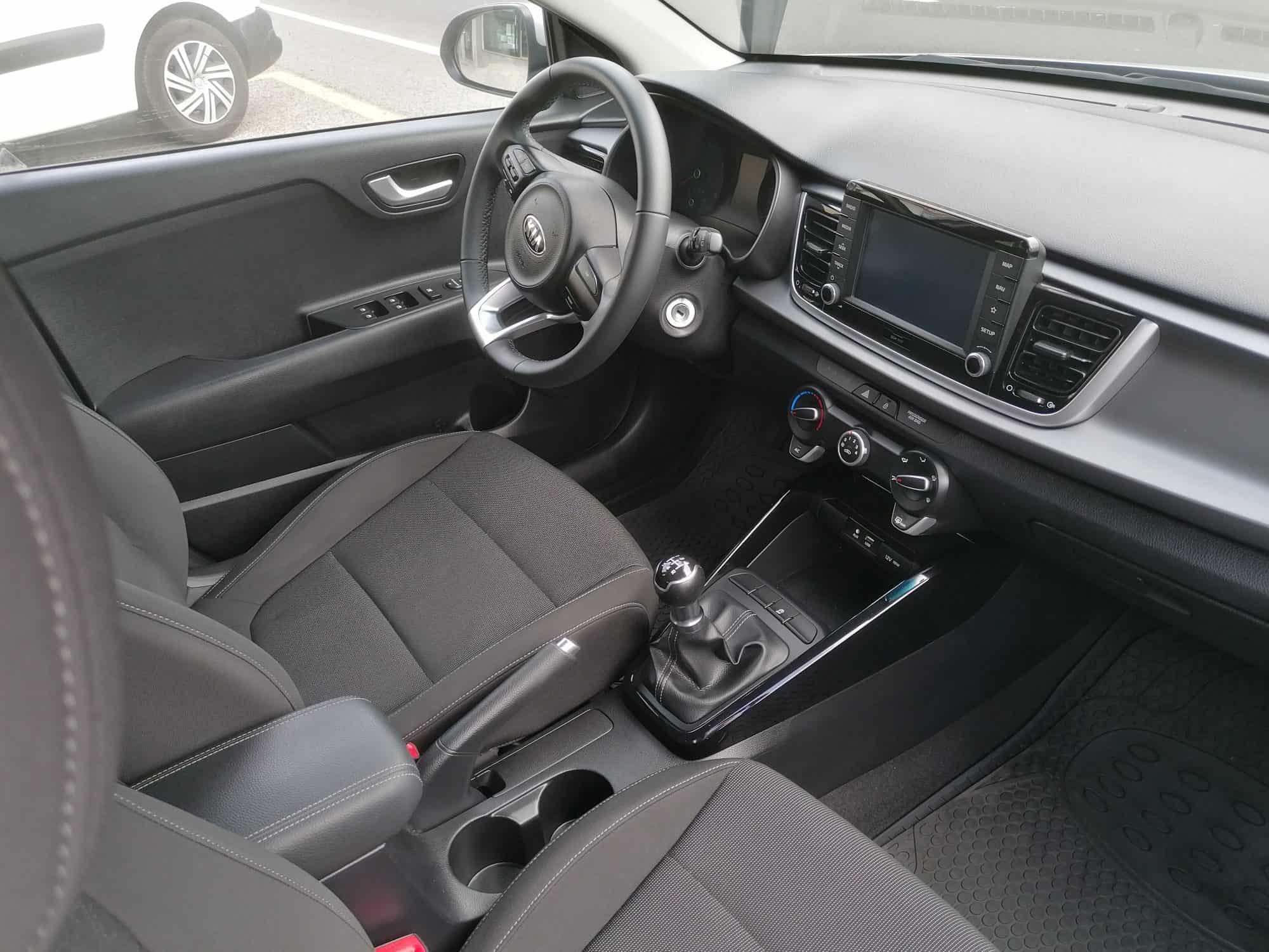 
								KIA RIO 1.2 lleno									