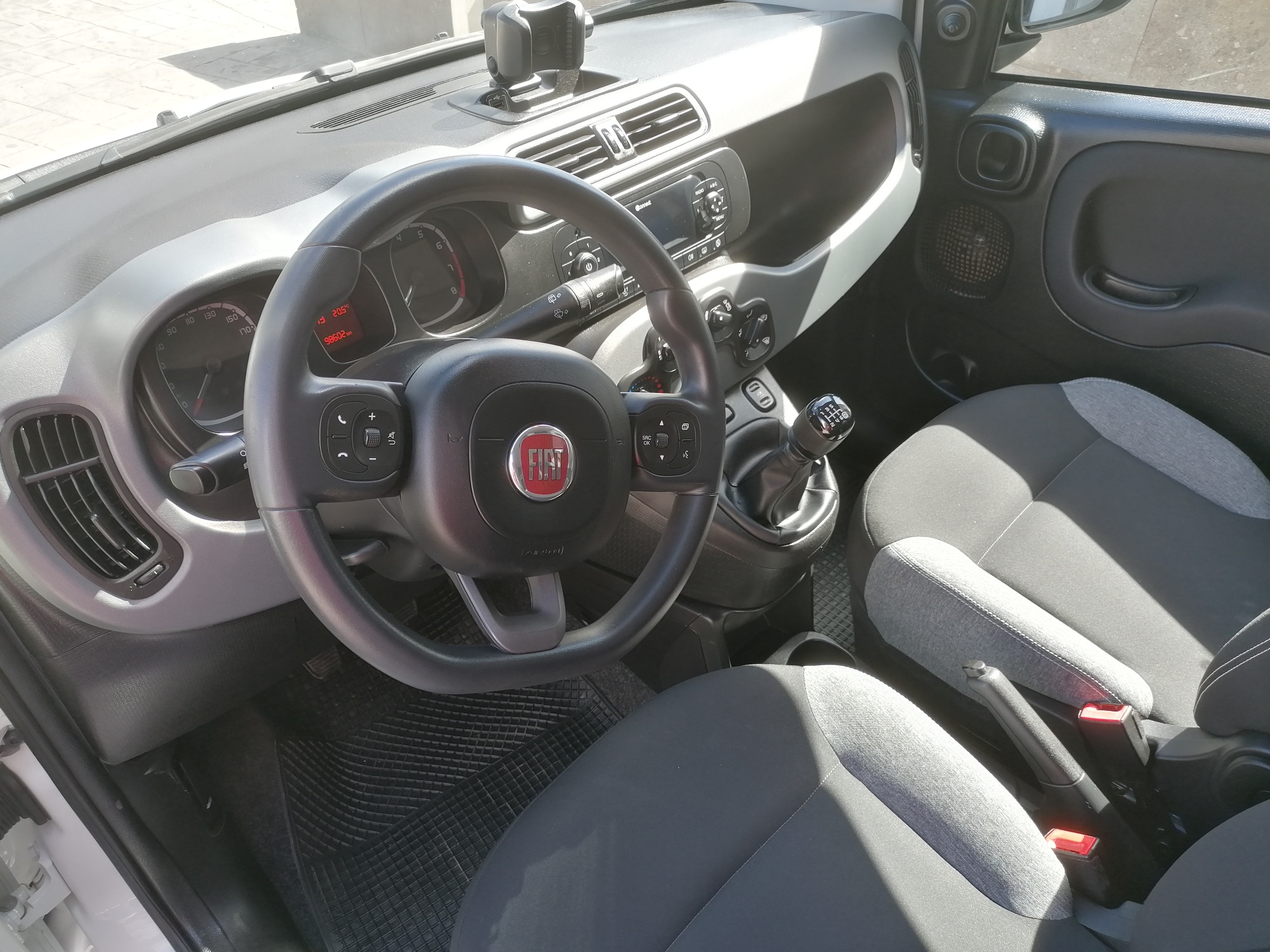 
								FIAT PANDA 1.0 lleno									