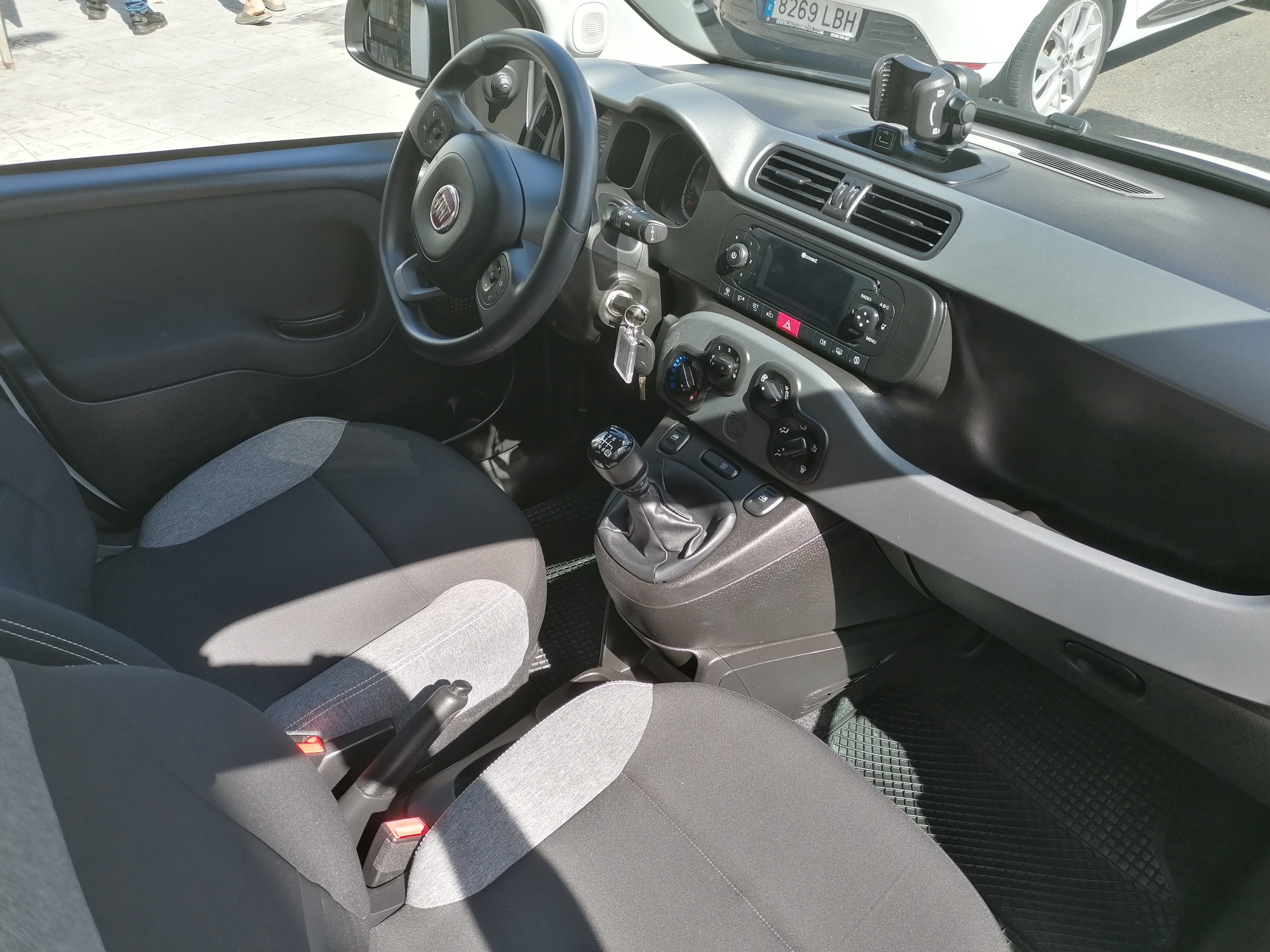 
								FIAT PANDA 1.0 lleno									