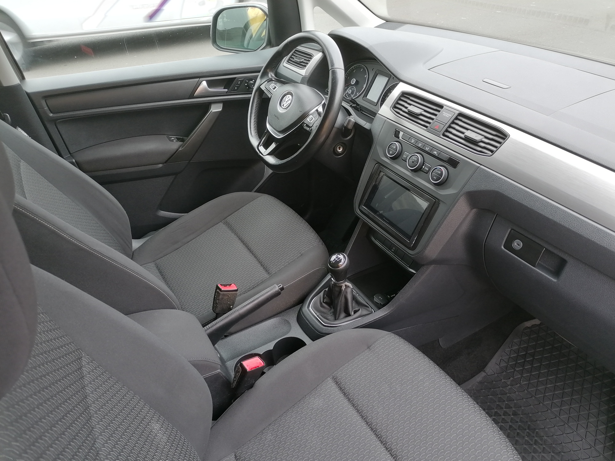 
								VOLKSWAGEN CADDY MAXI 2.0 lleno									