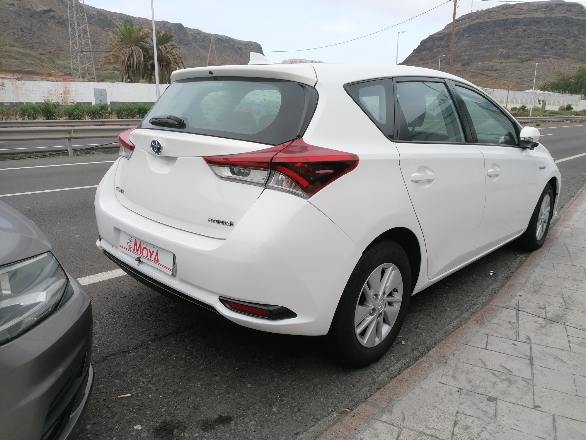 TOYOTA AURIS 1.8