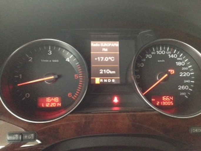 
								Audi A8 lleno									