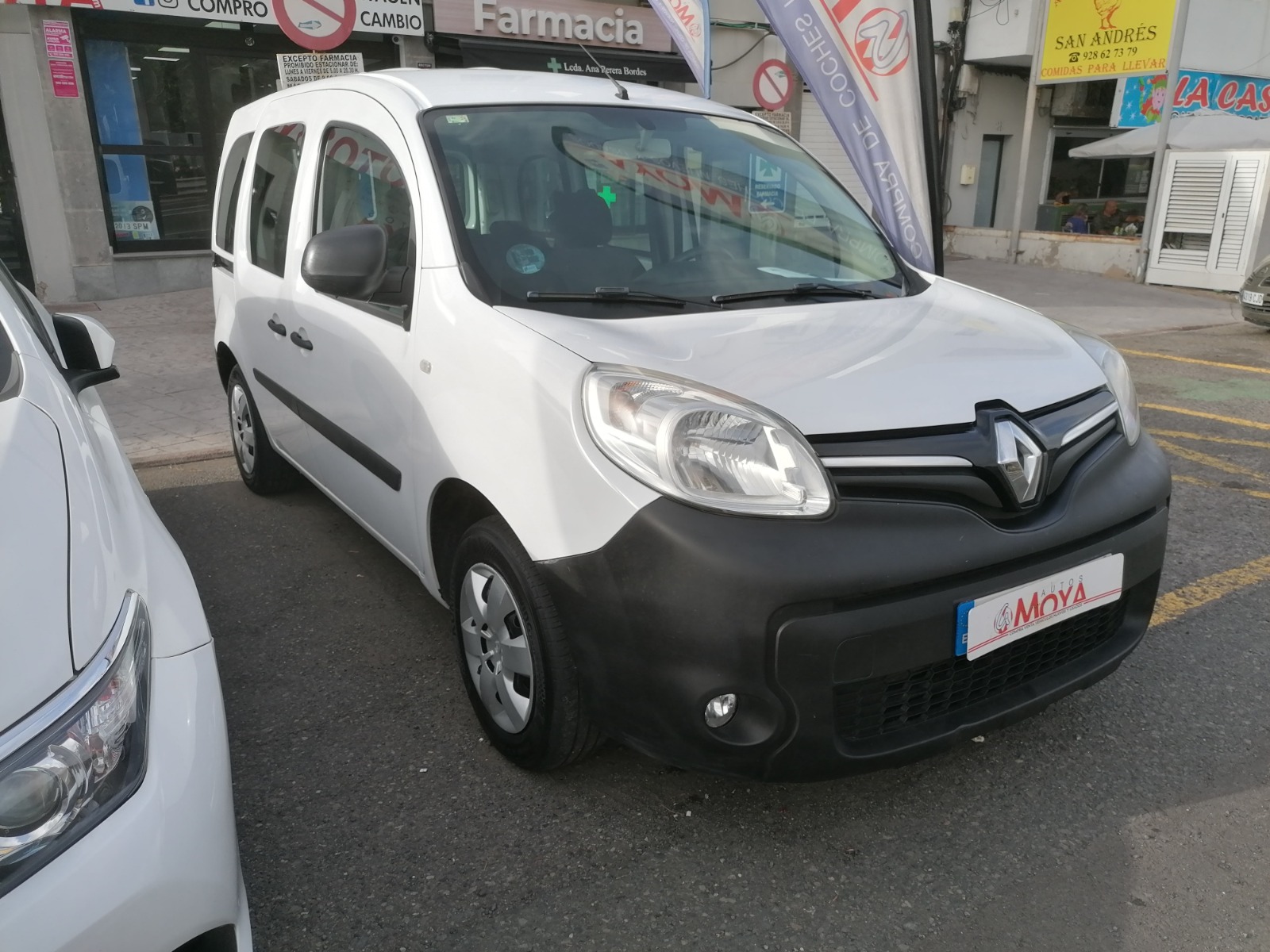
								RENAULT KANGOO 1.5 lleno									