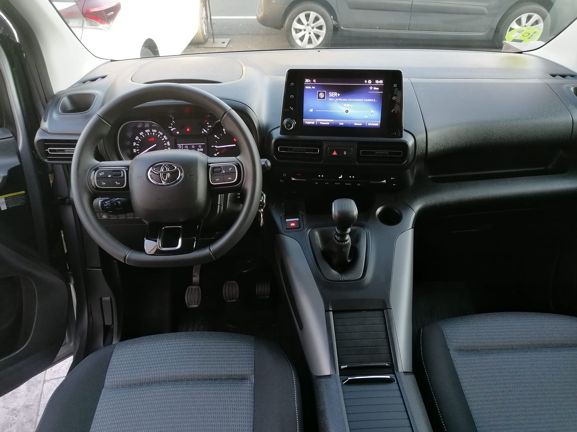 
								Toyota Proace lleno									