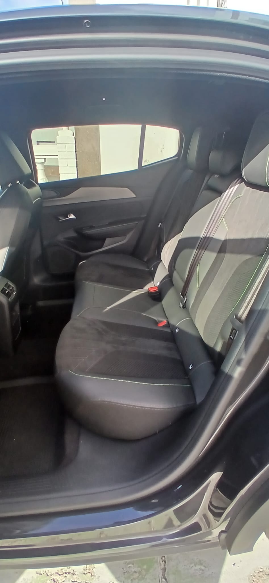 
								PEUGEOT 408 GT 1.6 lleno									