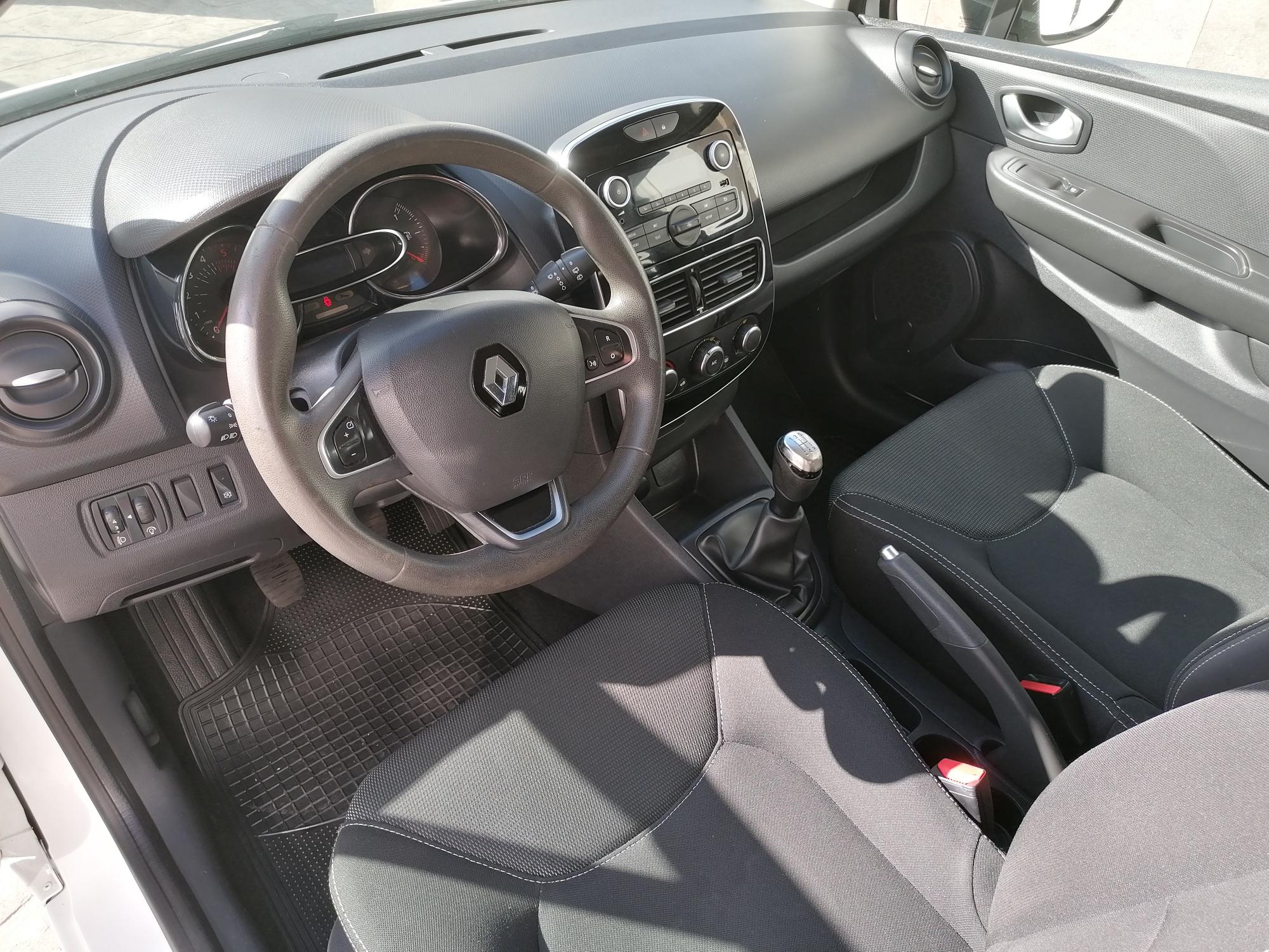 
								RENAULT CLIO 1.5 DCI 75CV lleno									