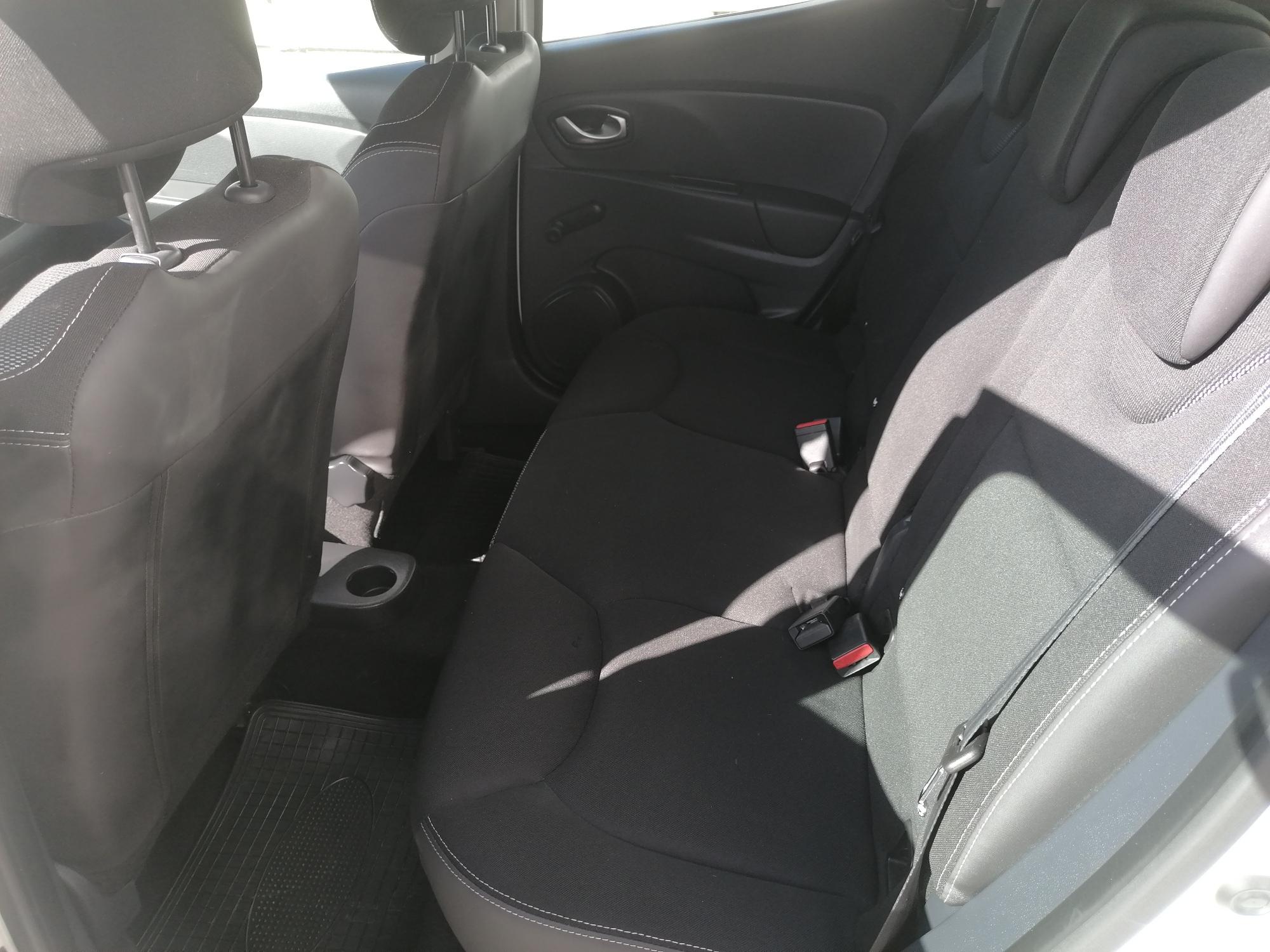 
								RENAULT CLIO 1.5 DCI 75CV lleno									