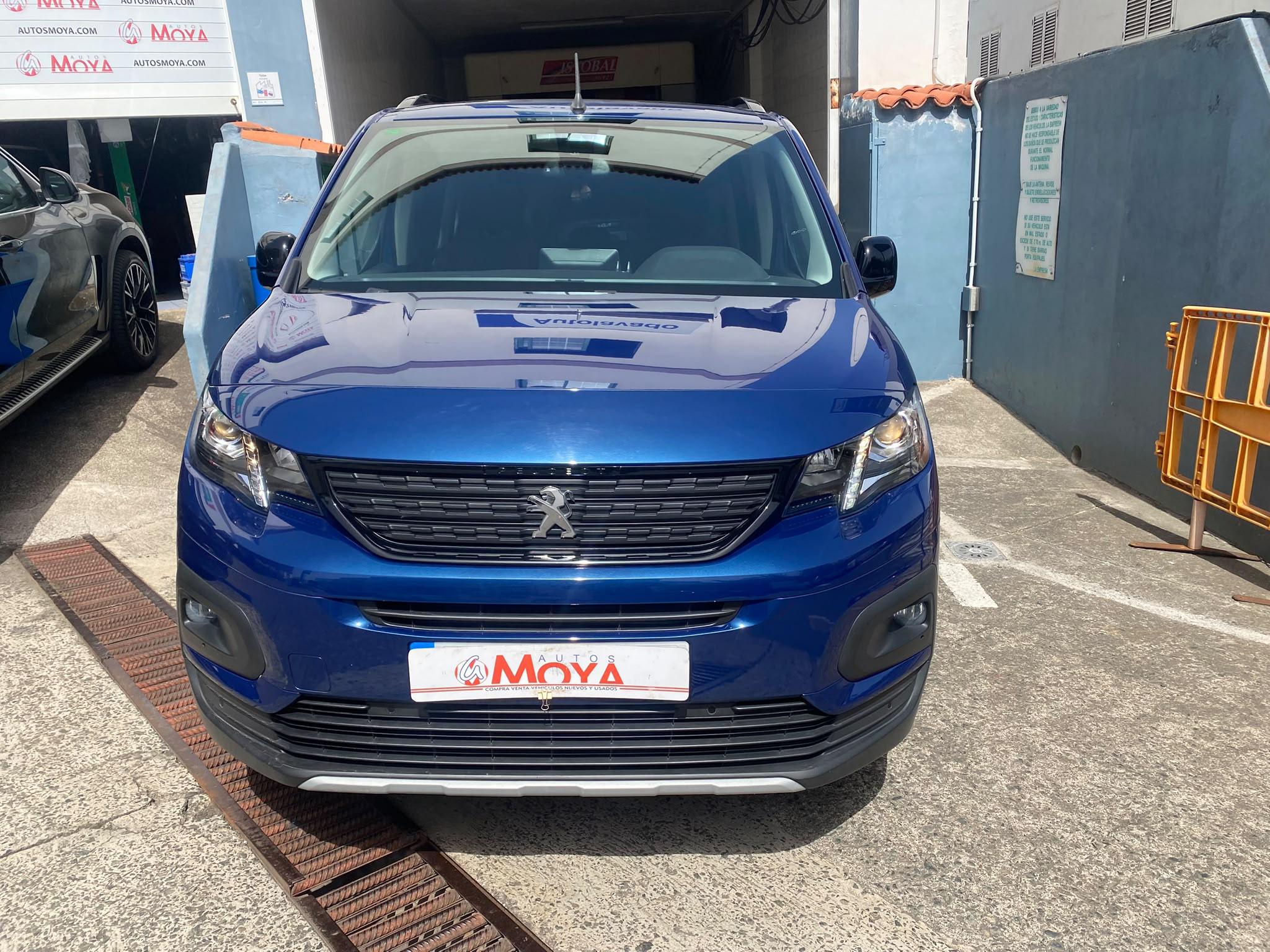 
								PEUGEOT E-RIFTER lleno									