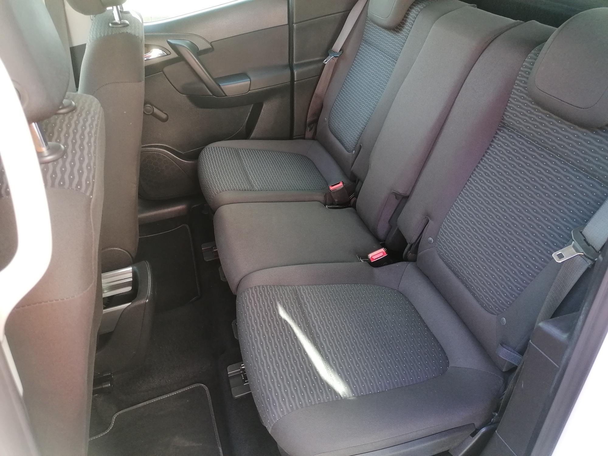 
								OPEL MERIVA lleno									