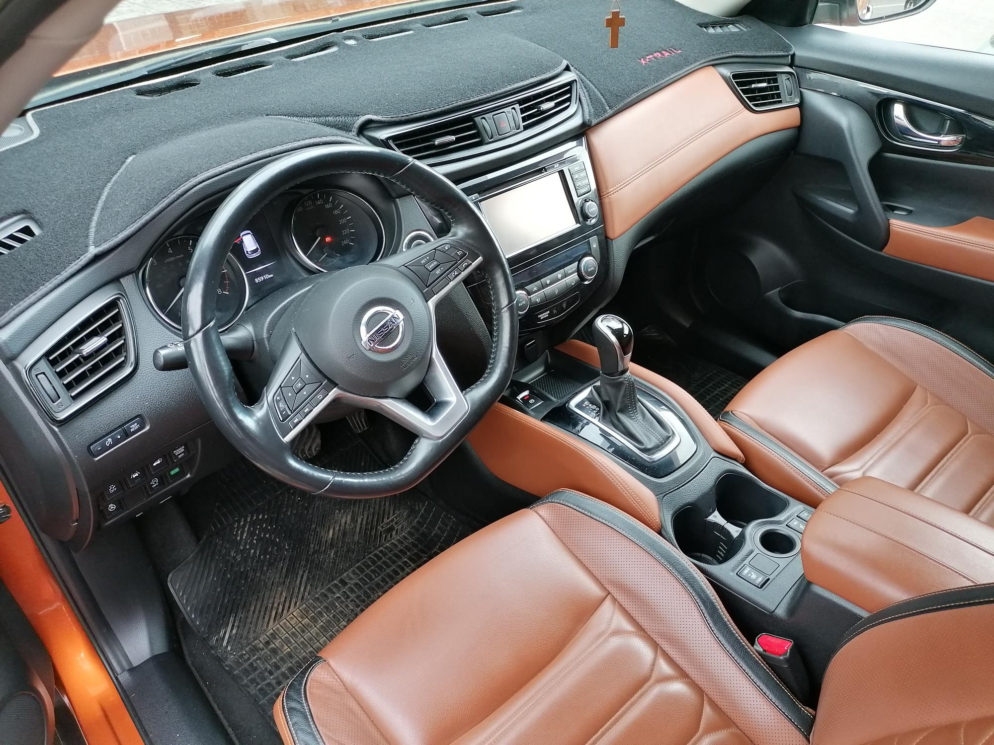 
								NISSAN X-TRAIL lleno									