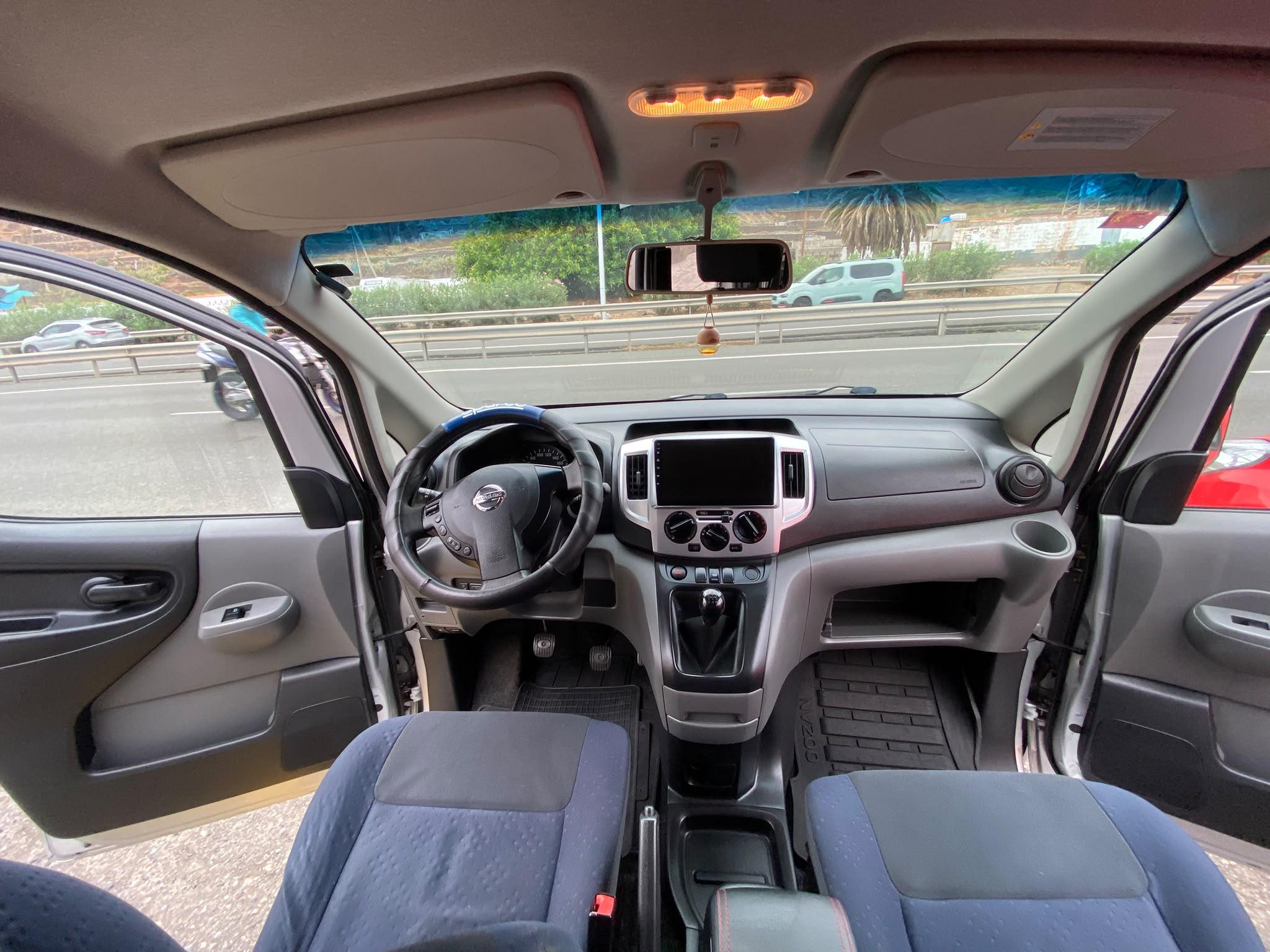NISSAN NV200