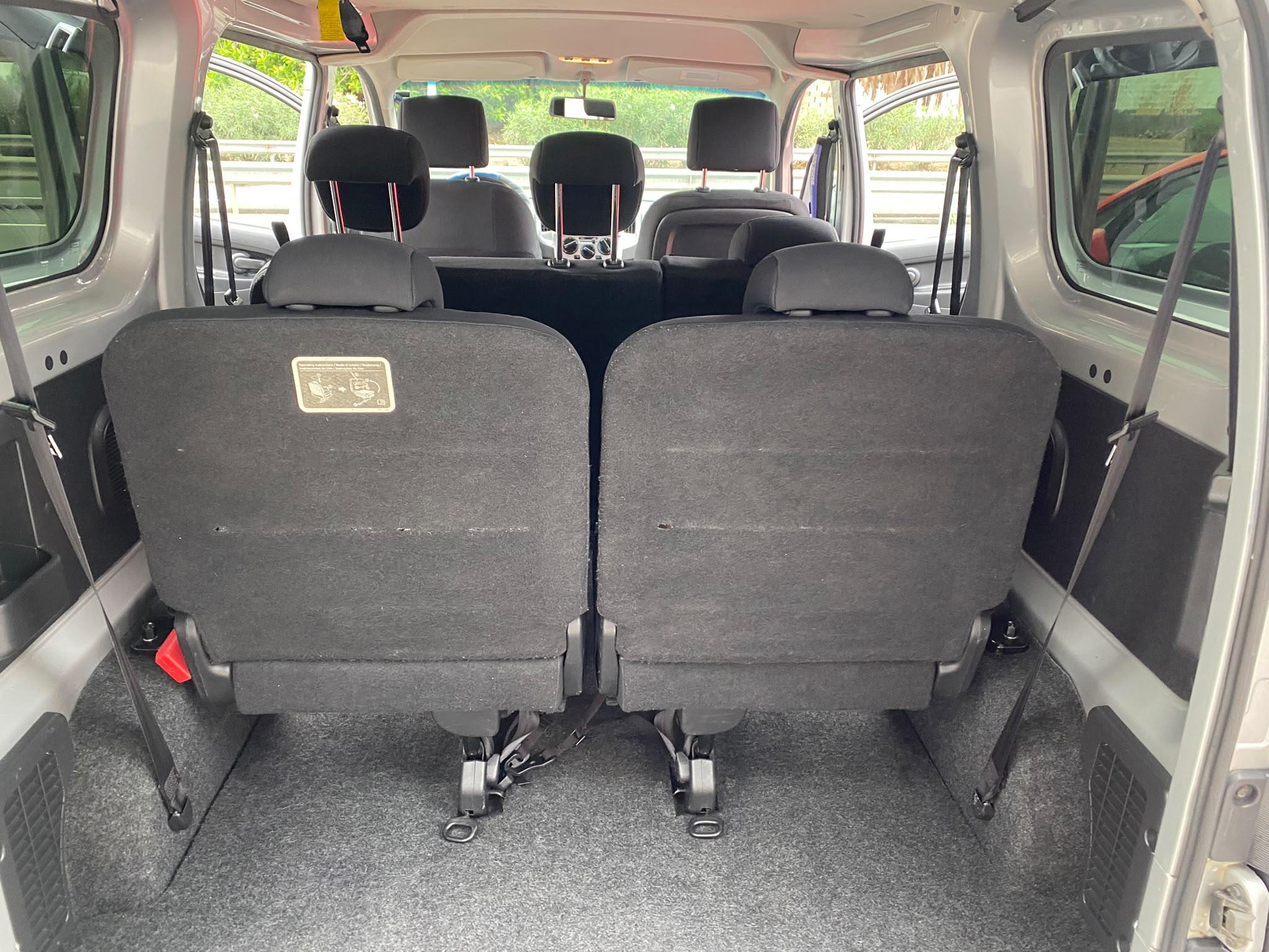 
								NISSAN NV200 lleno									