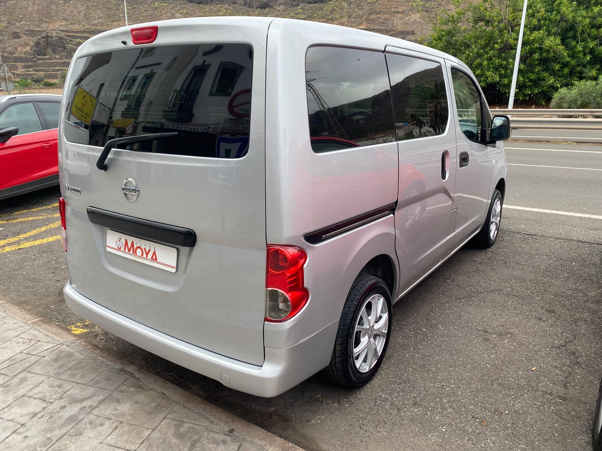 NISSAN NV200